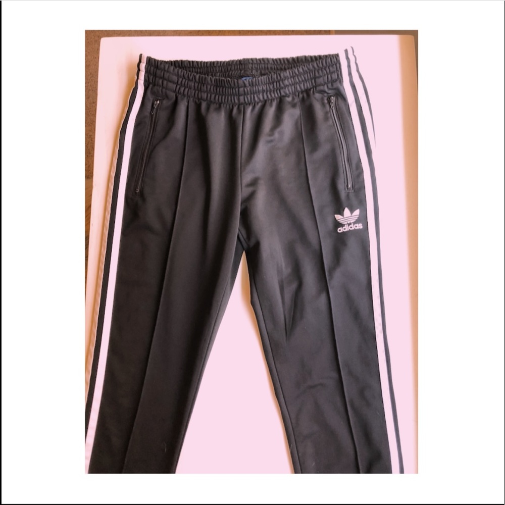 Women’s Adidas jogger pants